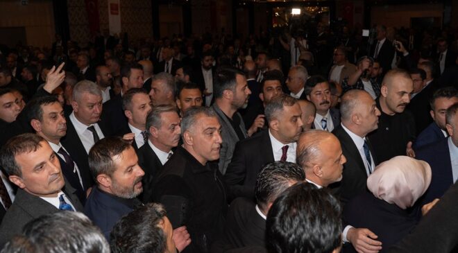 Olaylı Türkiye Belediyeler Birliği seçiminde oy kullanımı başladı