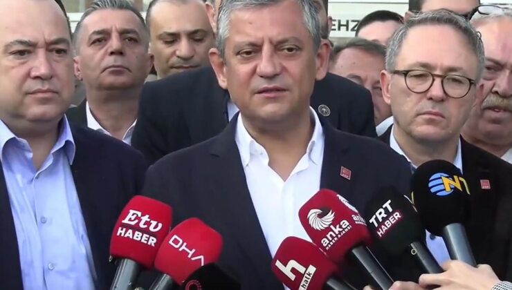 Özel’den namaz çıkışı "Yeni parti kuracak mısınız?" sorusuna net yanıt