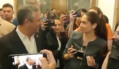 Özgür Özel’den, sözlü saldırıya uğrayan kadın gazeteciye: Kusura bakma, çok üzüldüm