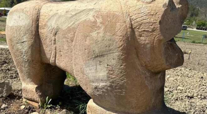 Roma dönemine ait aslan heykeli ele geçirildi