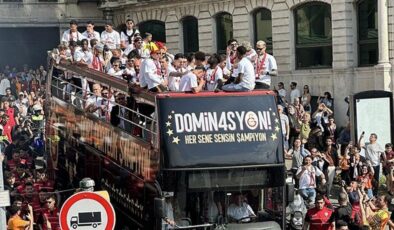 CANLI | Galatasaray 26. lig şampiyonluğunu kutluyor! Şampiyonluk turu başladı