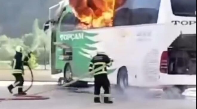 Terminalde korku dolu anlar: Yolcu otobüsü alev alev yandı!