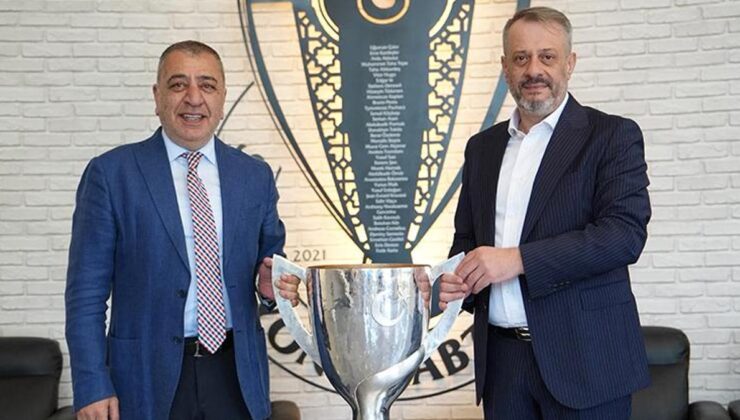 Trabzonspor, Ziraat Türkiye Kupası’nı müzesinde sergiliyor