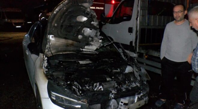 Üsküdar’da gece yarısı araç yangını paniği: 3 araç alevlere teslim