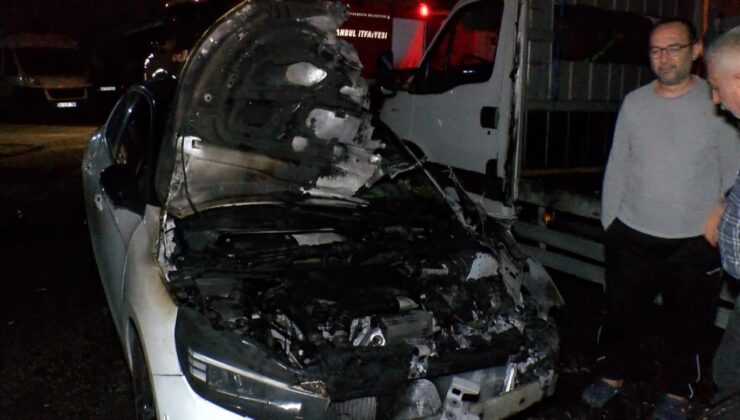 Üsküdar’da gece yarısı araç yangını paniği: 3 araç alevlere teslim