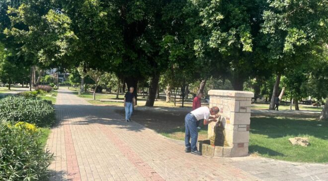 Adana kavruluyor! Termometreler 33 dereceyi gösterdi, vatandaş isyan etti!