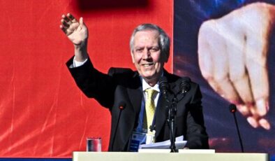 Bakan Bak Aziz Yıldırım’ı tebrik etti