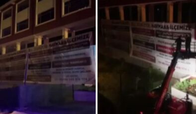 CHP’li belediyeler arasında pankart krizi: Ankara Büyükşehir Belediyesi astı, Haymana Belediyesi kaldırdı