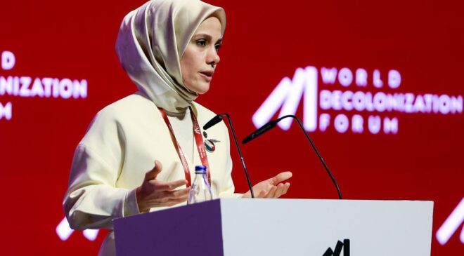Esra Albayrak: Dekolonizasyon, Batı’ya "Efendilik kompleksinden" arınması için bir davettir