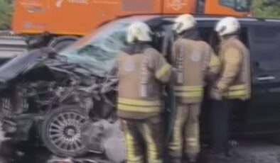 Eyüpsultan’da zincirleme kaza: 6 kişi yaralandı, trafik durdu