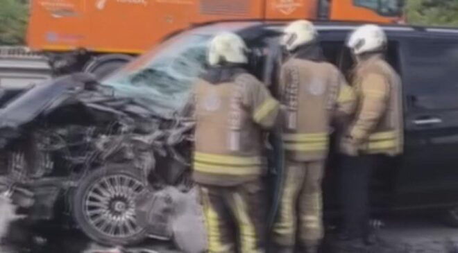Eyüpsultan’da zincirleme kaza: 6 kişi yaralandı, trafik durdu
