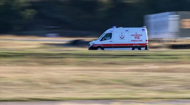 Havuza düşen bebek hayatını kaybetti! Ambulansı takip eden baba eşini ezdi