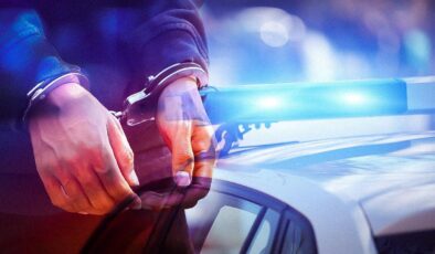 Kendilerini polis ve savcı olarak tanıtan 4 dolandırıcı yakalandı