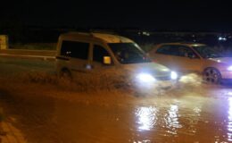 Konya’da sağanak felakete dönüştü: Bazı evler ve araçlar sel altında kaldı