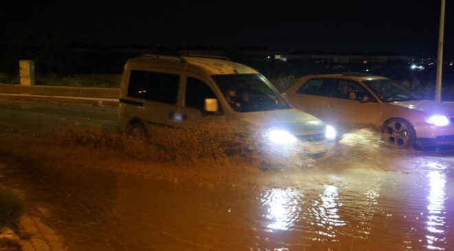 Konya’da sağanak felakete dönüştü: Bazı evler ve araçlar sel altında kaldı