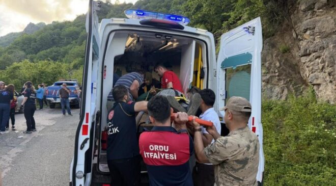 Ordu’da yolcu minibüsü uçuruma yuvarlandı: 9 yaralı
